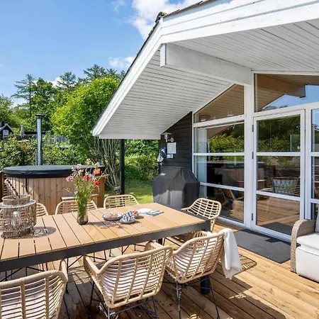 Cozy In With House Sea View Holiday home
