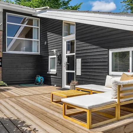 Cozy In With House Sea View Knebel